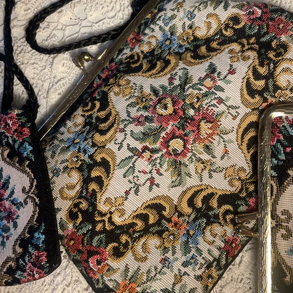 3 Tapestry vintage purse set. Evening bag, makeup bag and coin purse - Picture 3 of 6